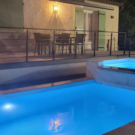 Piscine Vue Degagee Montaren-et-Saint-Médiers